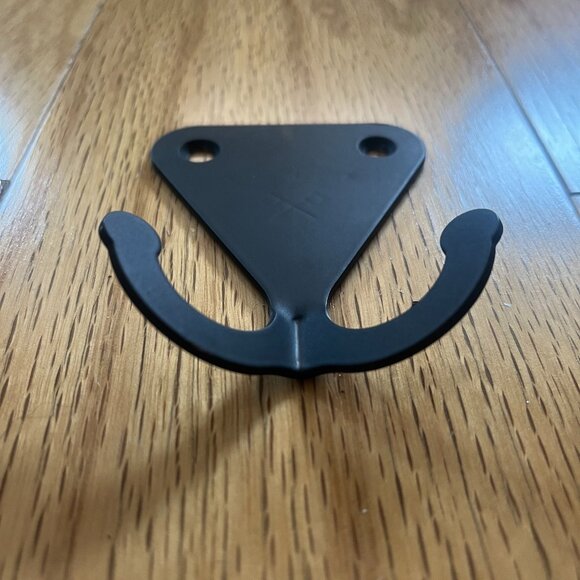 Powder coated wall hanger - Picture 3 of 3